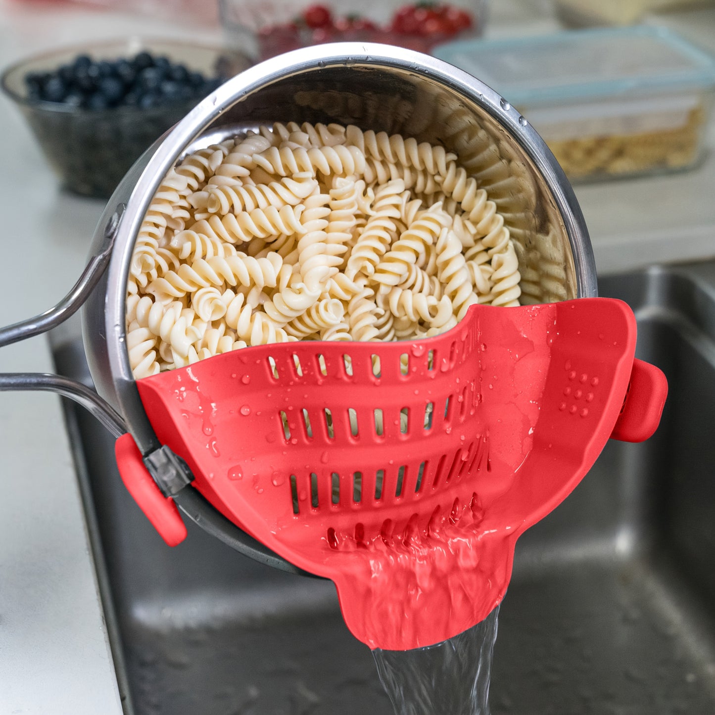 [Clip-On Strainer] 1pc ABERZEY Clip-On Strainer for Pots & Pans - Durable Plastic Kitchen Colander for Pasta, Meat, Vegetables, Fruits - Easy Drainage & Compact Design, Strainer for Pasta, Vegetable Preparation, Modern Kitche